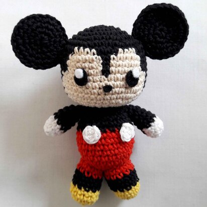 Mickey mouse amigurumi