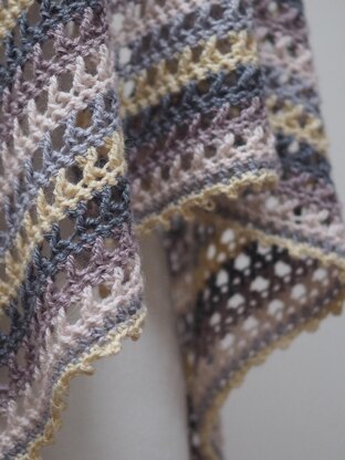 Thousand Kisses Shawl