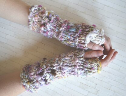 Stevie Gloves in Knit Collage Daisy Chain