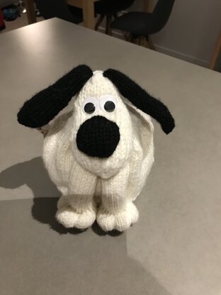 Dog teapot cosy (pattern by Rian Anderson - I've made it twice, so far)