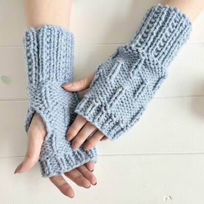 ‘Caterpillar’ Set - Poncho, Hat and Gloves