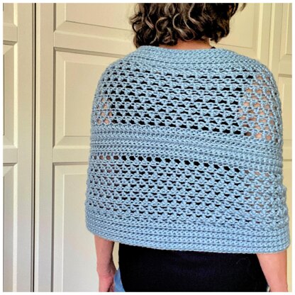 Beginner-Friendly Crochet Gathered Shawl Pattern - Hole-Lotta-Looks Gathered Wrap