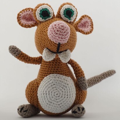 Crochet Pattern for the Rat Hugo!