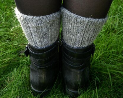 Knotted boot cuffs