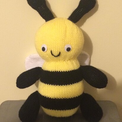 Cuddly Bumble Bee Pattern