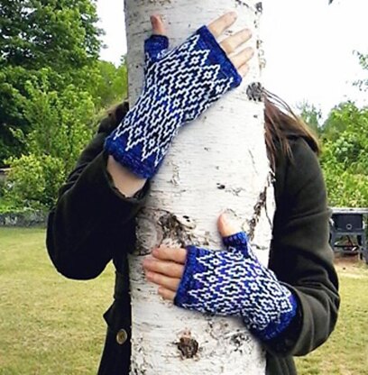 Silver laced mitts