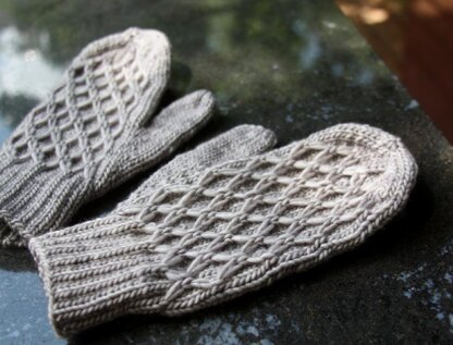 Diamond Lattice Mittens