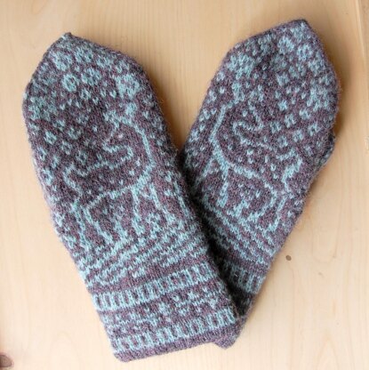 Fawn Over These Mittens!