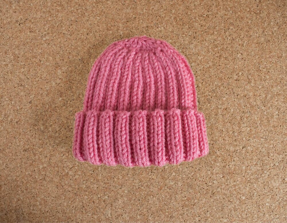 The Easy Beanie Knitting pattern by the knit mix