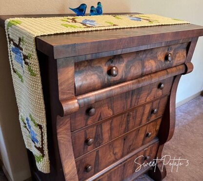 Summer Birds Table Runner