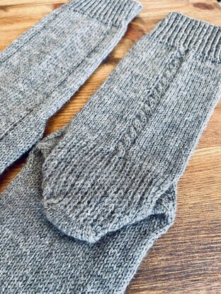 Cable Back Socks