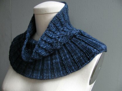 Tapered Cowl and Fingerless Mitts