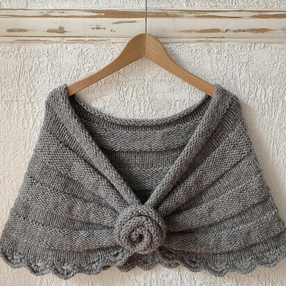 Cropped Chunky Capelet