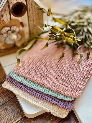 Basic Beginners Knitted Dishcloth in Garter Stitch