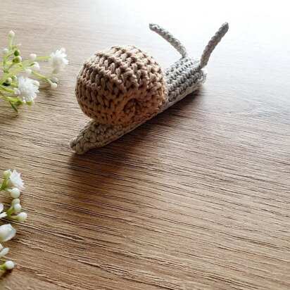 Edward the snail - critter stitch crochet pattern / amigurumi