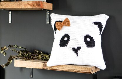 072 - Panda pillow