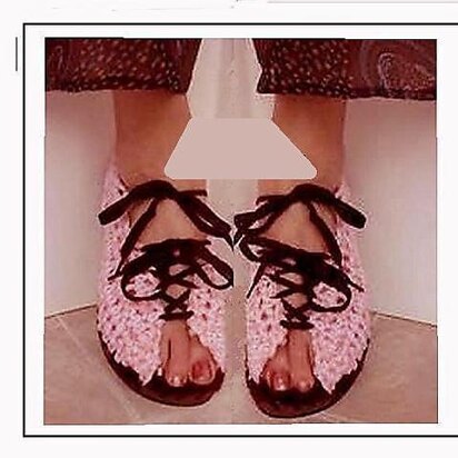 PINK LACED TOP SUMMER SANDALS