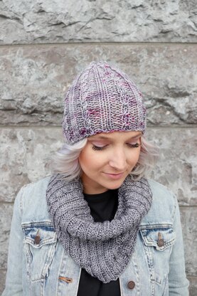 Feisty Cabled Cowl