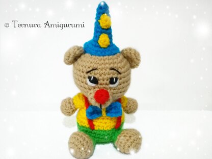 Nick, the carnival bear, clown bear crochet pattern