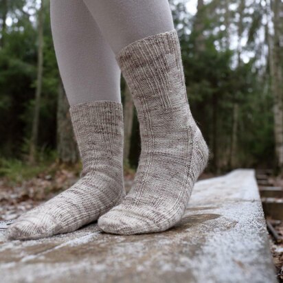 Leena - knitting pattern