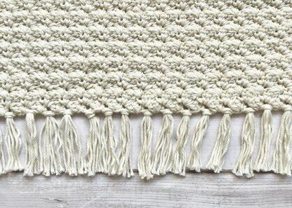 Shell Stitch Lightweight Blanket