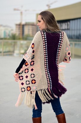 Sarona boho chic crochet poncho