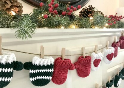 Christmas Mitten Garland