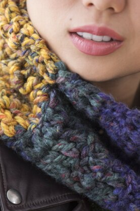 Lakehurst Cowl in Lion Brand Mandala Thick & Quick - L80168 - Downloadable PDF