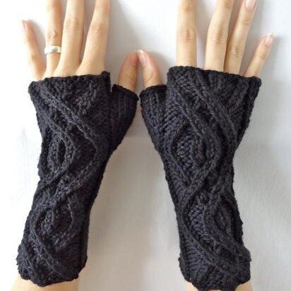 Winding Path Fingerless Gloves - knitting pattern