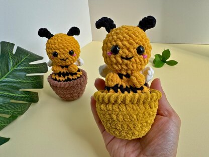 Bumble Bee Pop Up Amigurumi