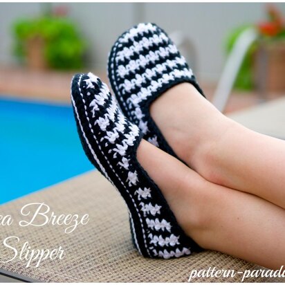 Sea Breeze Houndstooth Slippers