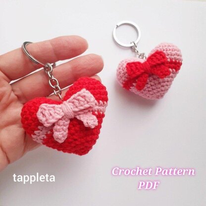 Heart with Bow keychain crochet pattern, Coquette heart crochet, Valentines matching keychains couple, Amigurumi heart Girly accessories DIY