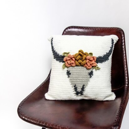 040- Bull's skull pillow cover