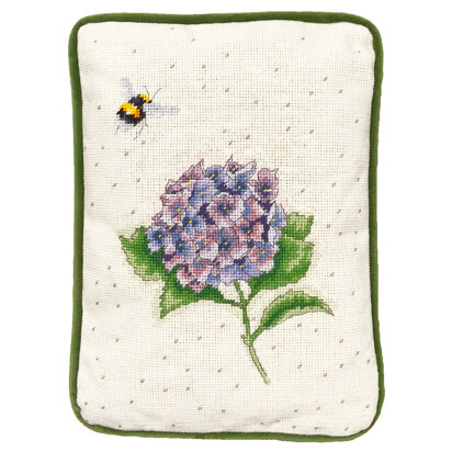 Bothy Threads The Busy Bee Tapestry Tapestry Kit - 28.5 x 38.5cm