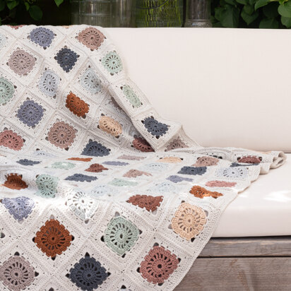 Hip To Be Square Blanket in Yarn and Colors Must-Have - YAC100120 - Downloadable PDF