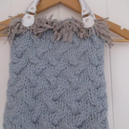 Cable and Fringe Bag - knitting pattern