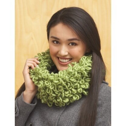 Loopy Cowl in Bernat Roving