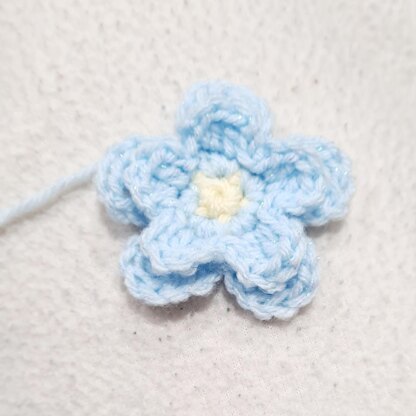 Crochet Spring Wreath Pattern - Forget-Me-Not