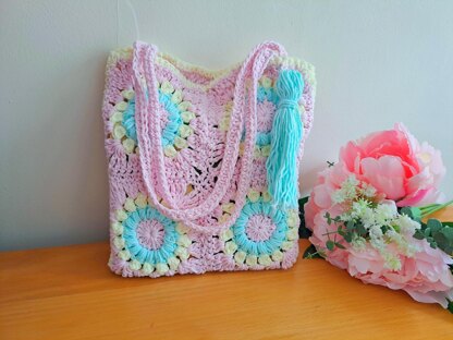 Crochet Sunburst Granny Tote Bag Pattern