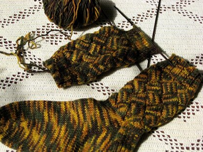 Entrelac sock: sport/dk