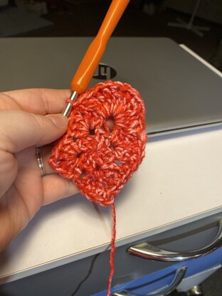 Crochet Square :: Granny Heart Square