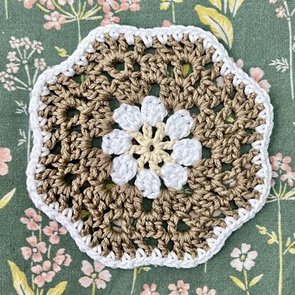 Cute Daisy Wavy Granny Coaster