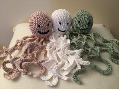 Knitted Octopuses for preemies