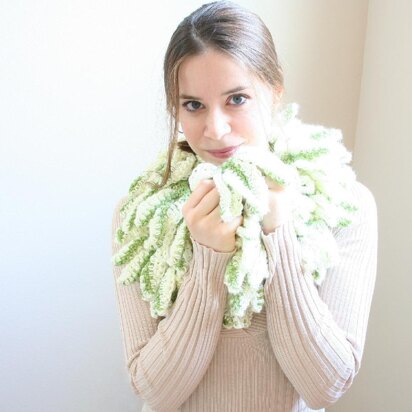 A09 Leaf Scarf