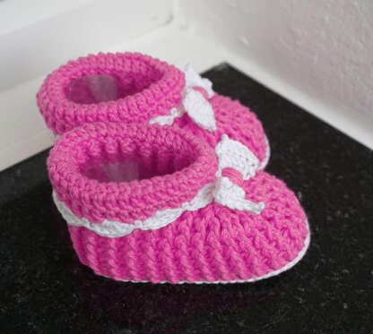 Häkelanleitung Babyschühchen mit Schleife