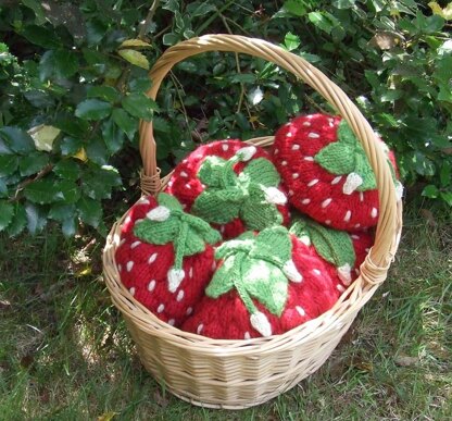 (Spouted) Strawberry Tea Cozy