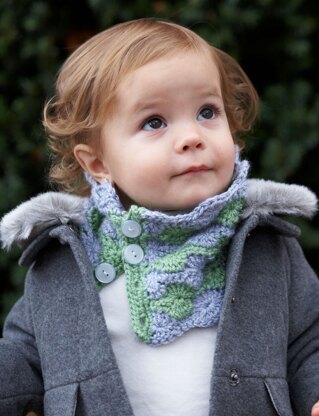 Cozy Kid Cowl in Bernat Softee Baby Solids