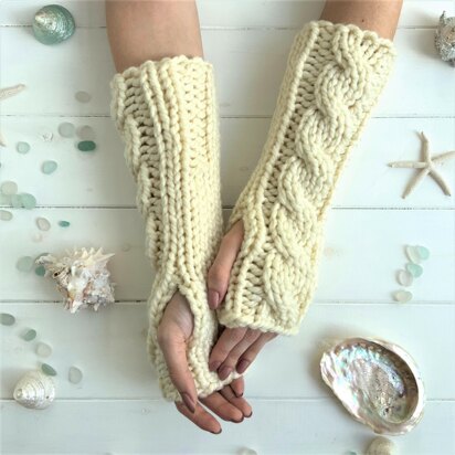 Super-cosy Cable Gloves