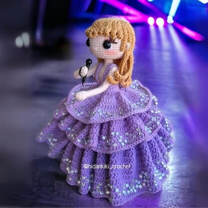 Taylor Swift amigurumi doll two outfits