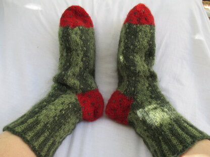 Watermelon Socks 60 st in Lett Lopi